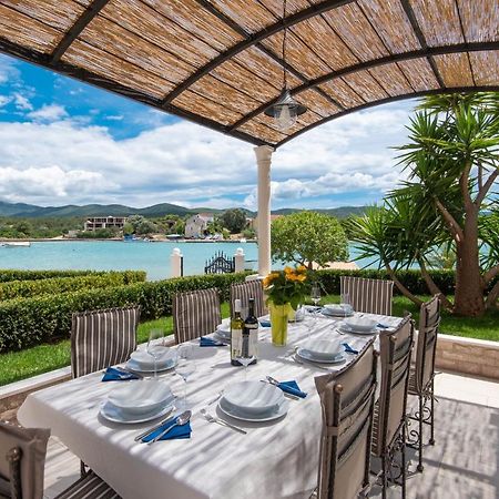 Villa Loviste Paradise מראה חיצוני תמונה