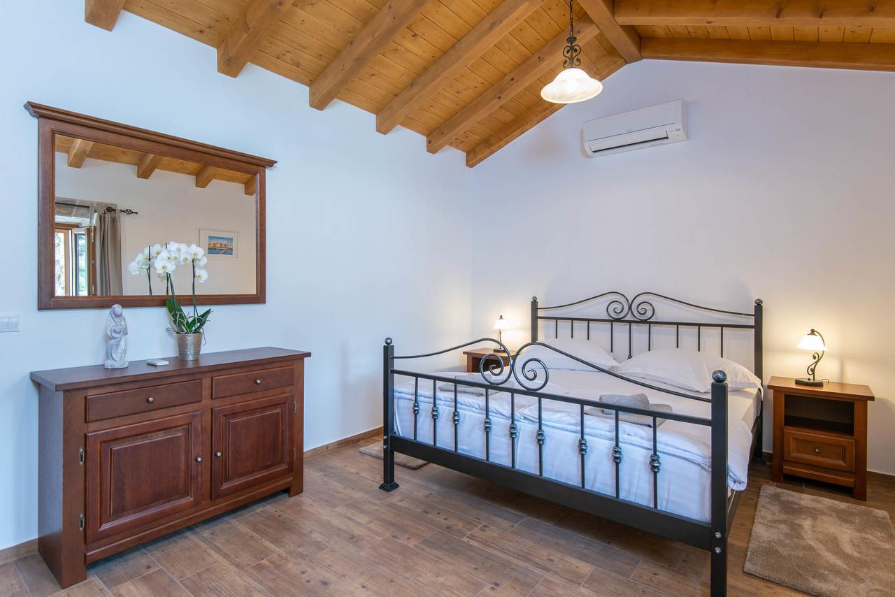 Villa Loviste Paradise מראה חיצוני תמונה