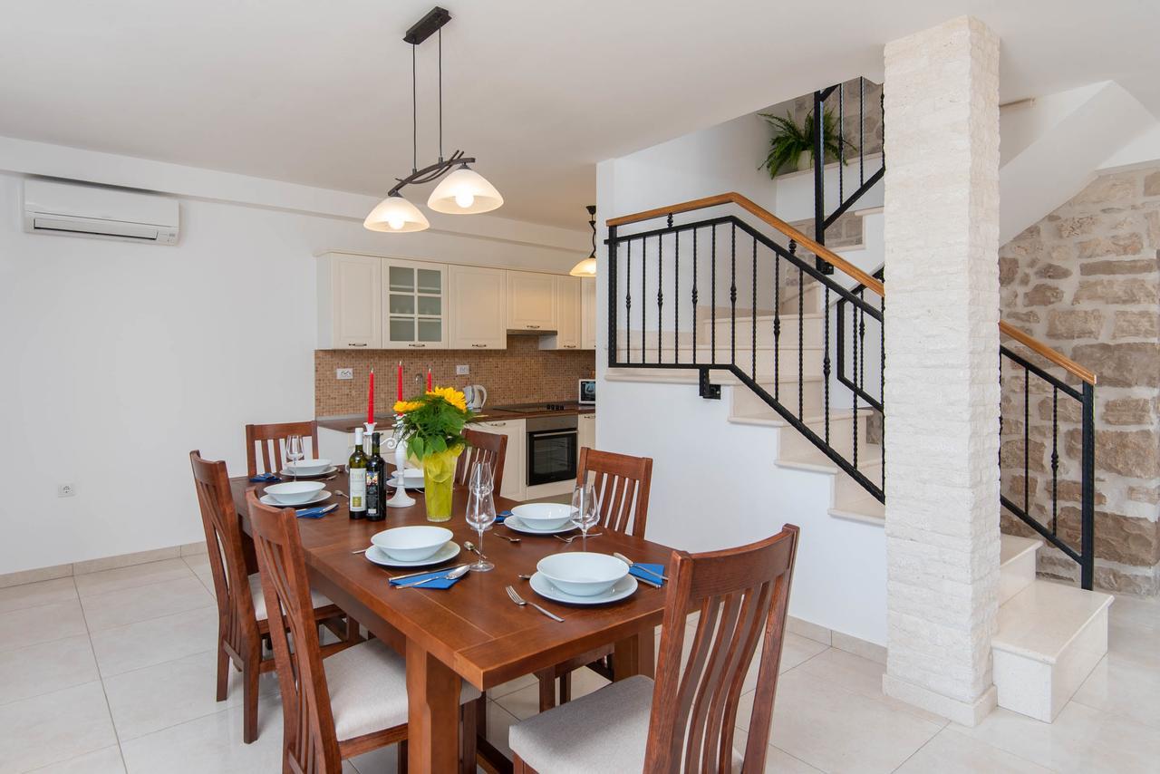 Villa Loviste Paradise מראה חיצוני תמונה
