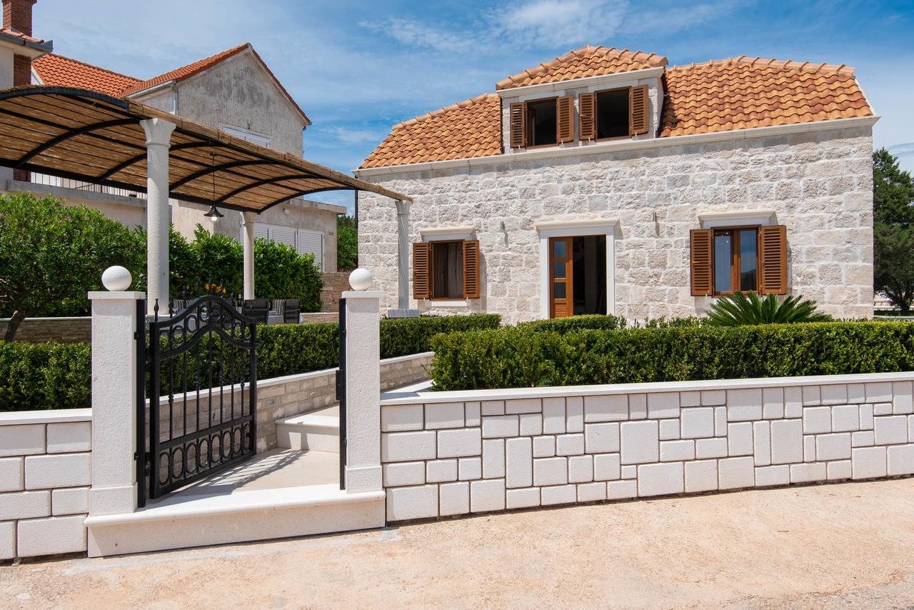 Villa Loviste Paradise מראה חיצוני תמונה