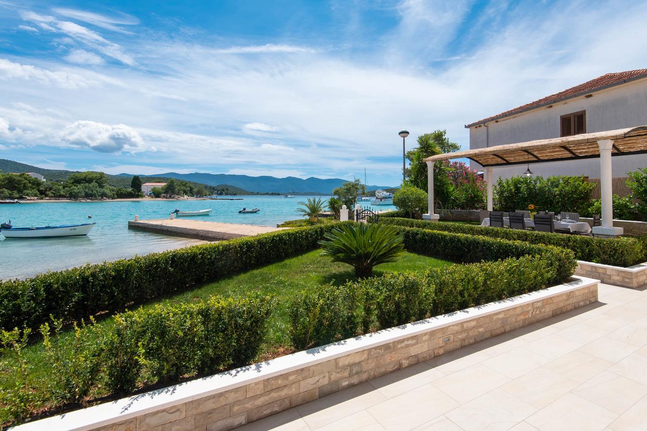 Villa Loviste Paradise מראה חיצוני תמונה