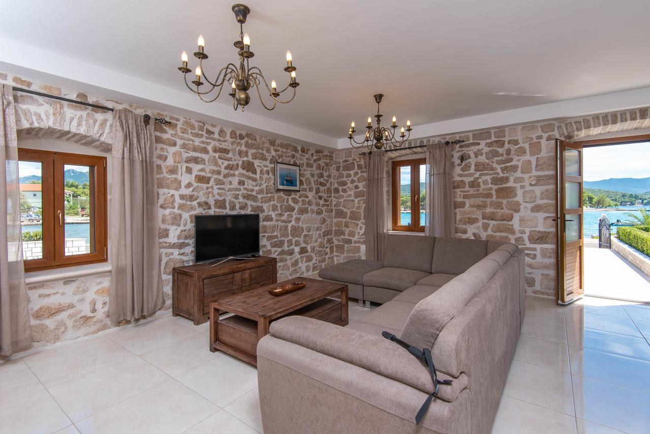 Villa Loviste Paradise מראה חיצוני תמונה