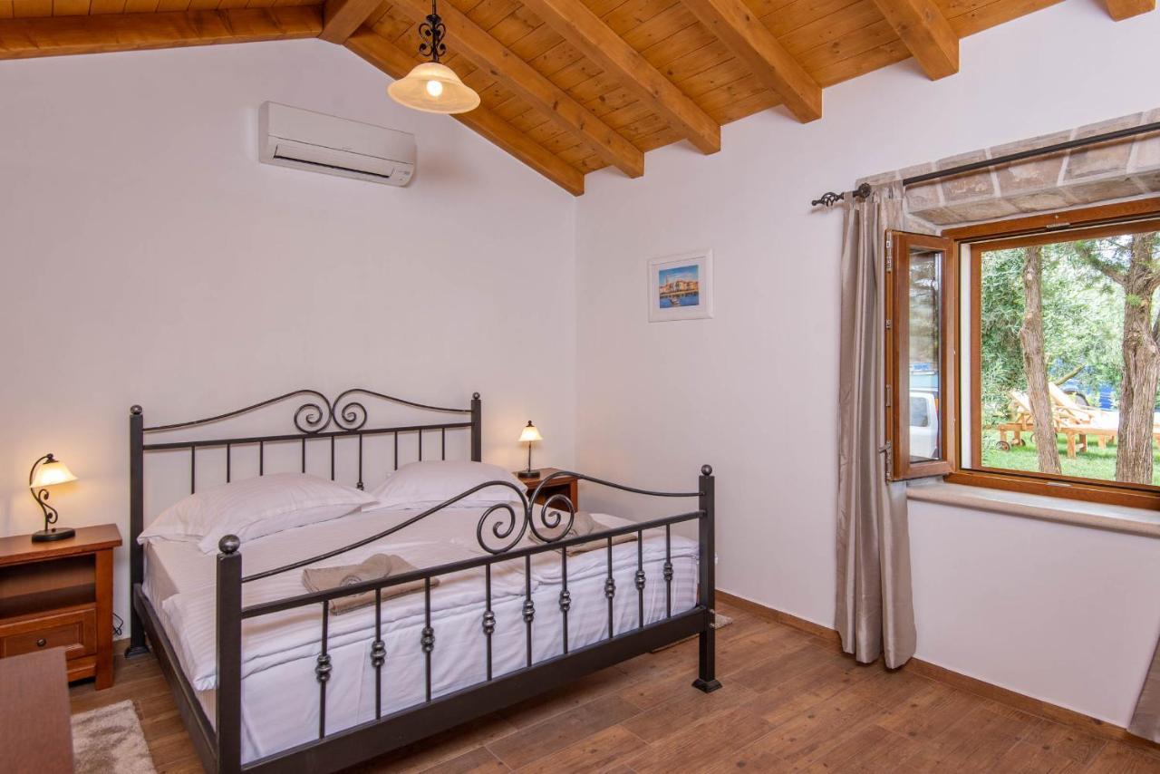 Villa Loviste Paradise מראה חיצוני תמונה